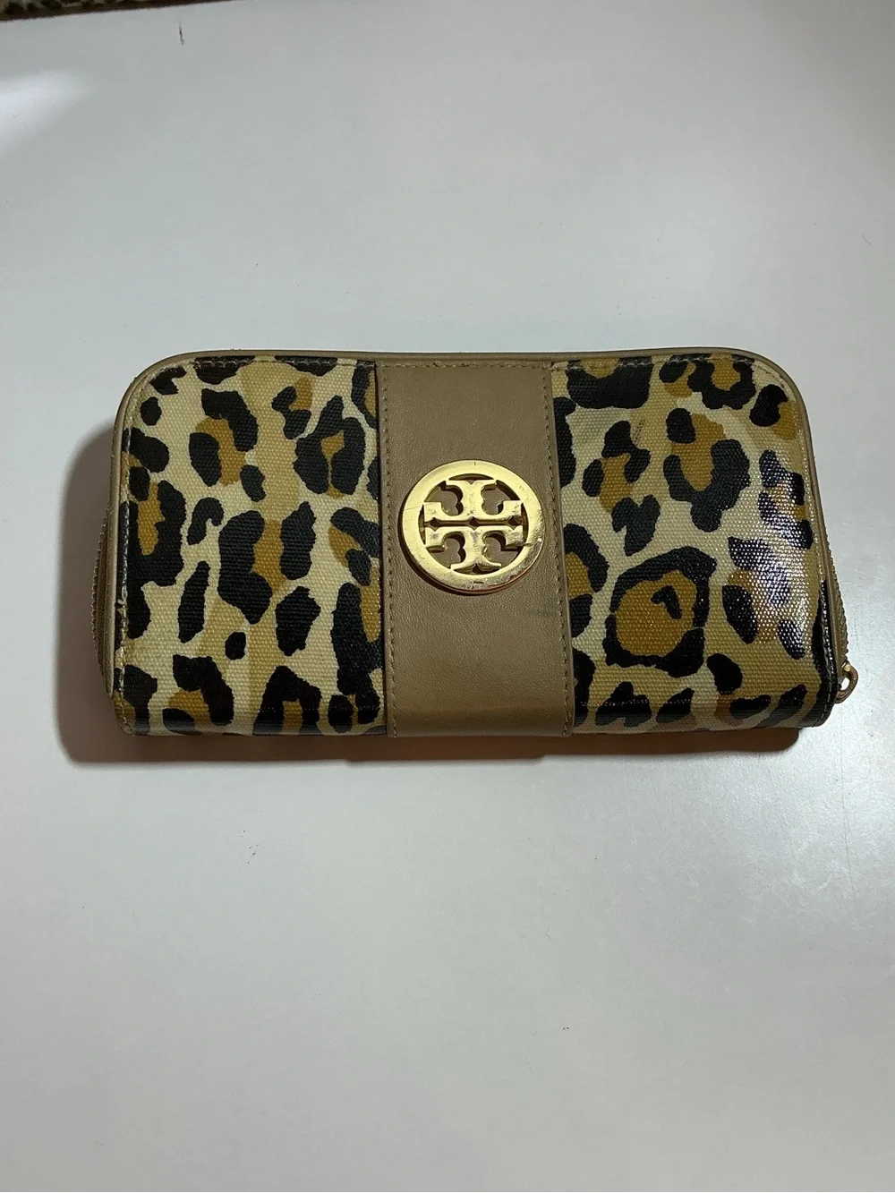 Tory Burch Leopard Print Zip Around Continental Wallet Gold Medallion Logo